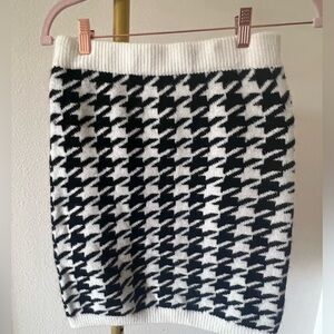 William Rast Black and White Houndstooth Sweater Stretch Mini Skirt Women SM EUC